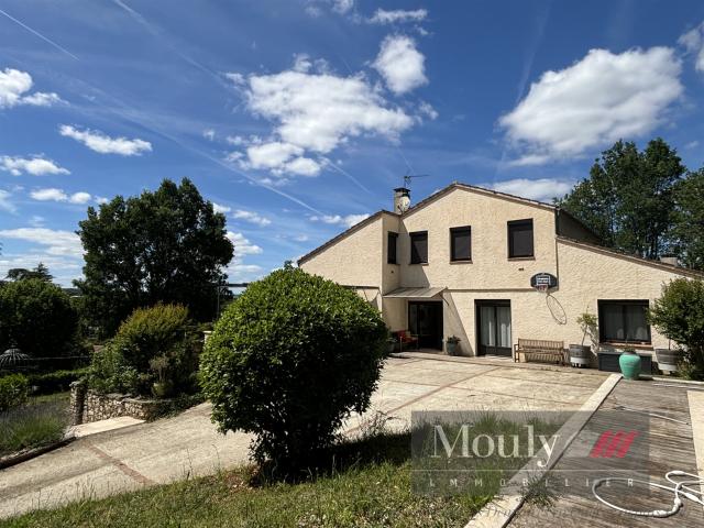 Maison Des Années 80 Avec Grand Parc Et Piscine 274m² Cahors