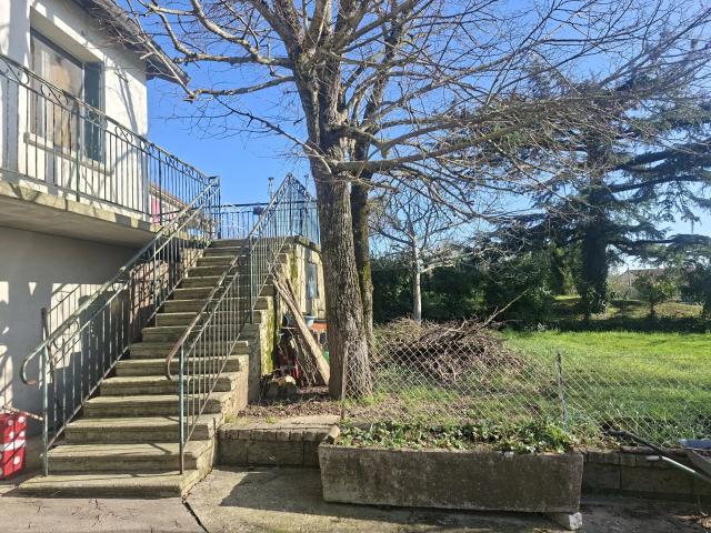 Maison des années 60 avec jardin sur sous sol