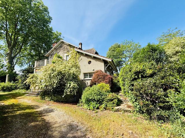 Maison des années 30 avec grand jardin et fort potentiel, Pr. 152m² Saint Sylvestre sur Lot