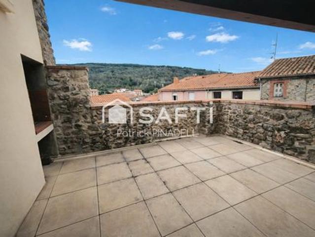 Maison d'habitation 3 faces, 2 chambres, garage, terrasse