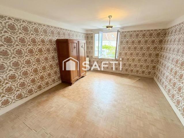 Maison d'habitation 4 pièces avec jardin et véranda