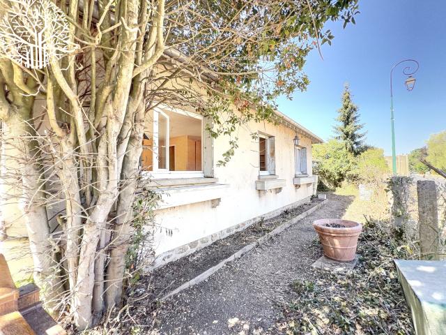 MAISON D'HABITATION A RENOVER