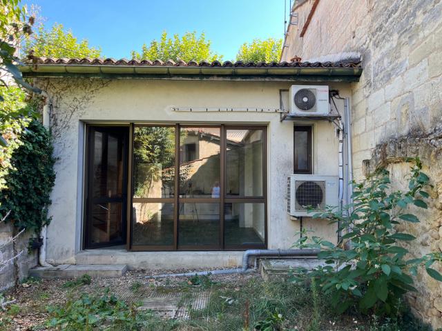 Maison d'habitation avec jardin centre ville SAINTE TERRE