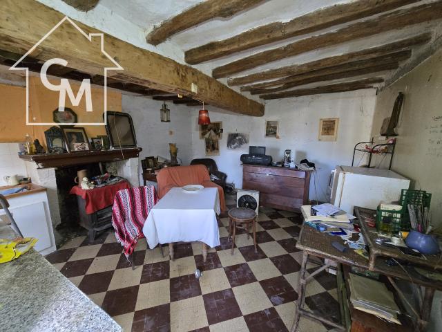 Maison d'habitation avec jardin et dépendances
