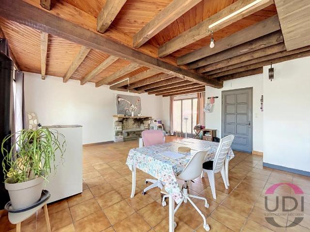 Maison d'habitation avec sous sol total, bel environnement naturel