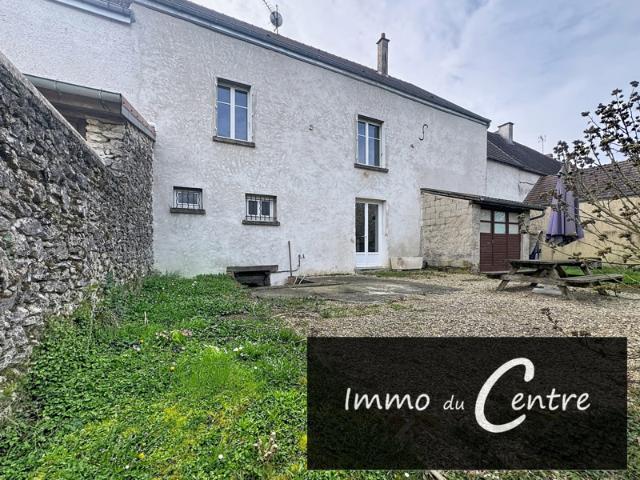 5 mins de Montmirail, Maison d'habitation + grange