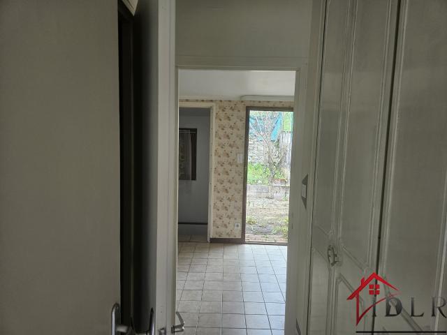 maison d'habitation de 19 m2 sur un terrain de 52 m2