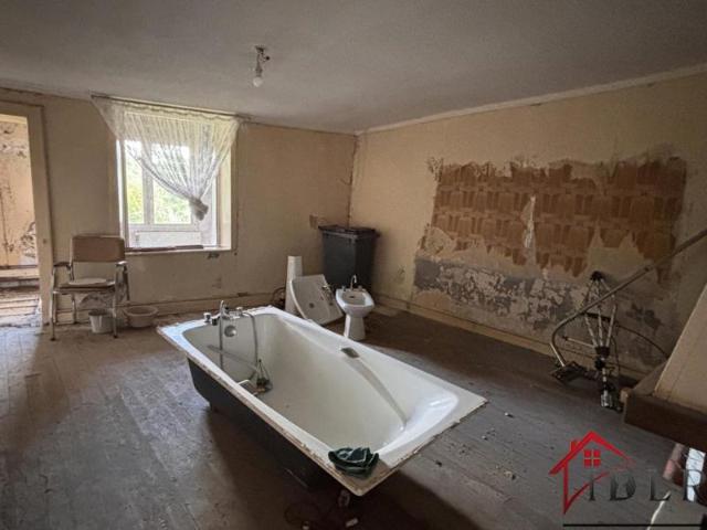 maison d'habitation de 88 m2 de type f4 sur un terrain de 66