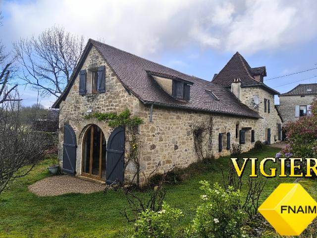 Maison d'habitation en pierre restaurée 15 km de Figeac 210m² Larroque Toirac