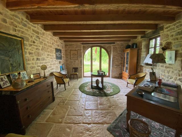 Maison d'habitation en pierre restaurée 15 km de Figeac 210m² Larroque Toirac