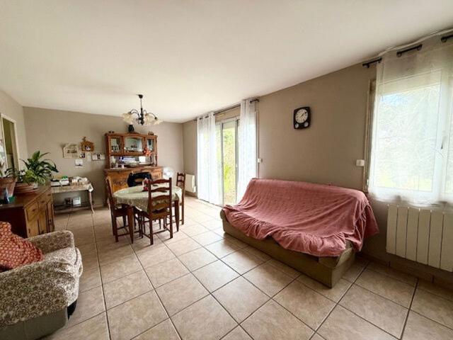 Maison de plain pied montceaux les provins 77