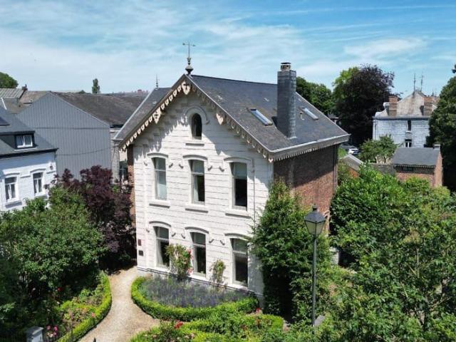 Maison d'habitation + possibilité de profession libérale