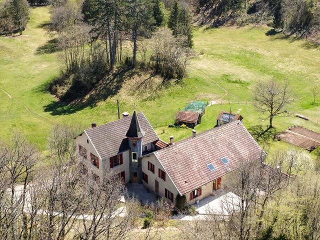 Maison d'hôtes avec domaine forestier à Martigna 346m² Moirans en Montagne