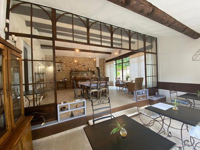 Maison d'hôtes à Lacoste 7 chambres 237 m2