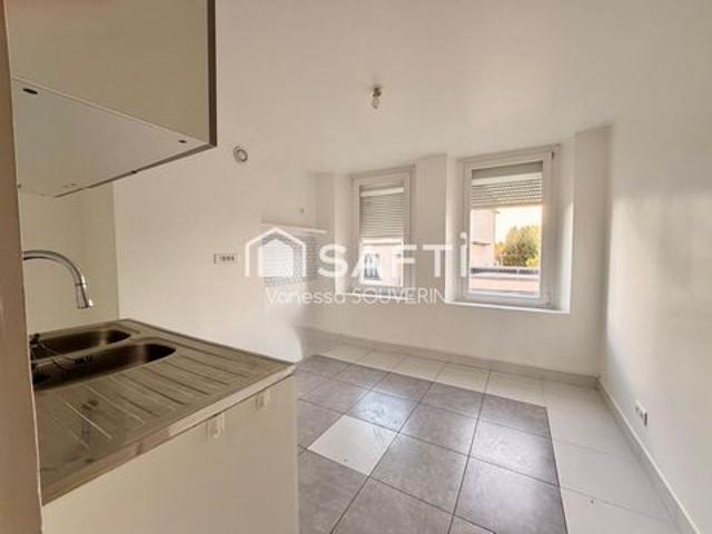MAISON DIVISEE EN 2 LOGEMENTS AVEC JARDIN ET POTENTIEL A TRAINEL