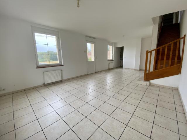 Maison divisée en 3 logements Idéal investisseur Secteur Montdidier / Environnement calme
