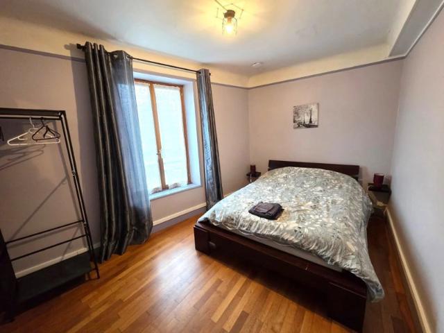 Maison divisée en deux appartements