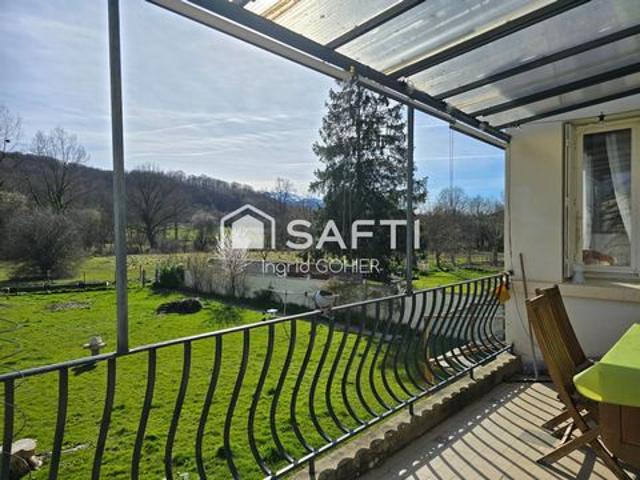 Maison divisible, grand terrain, 4 garages