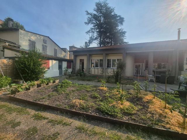 Maison, Die