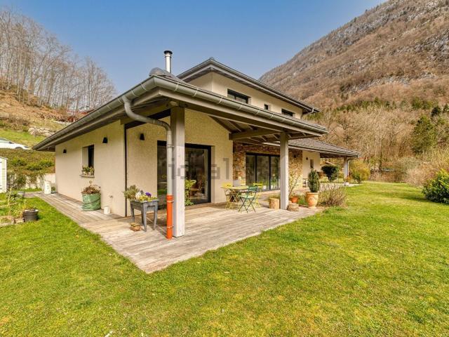 Maison, Dingy Saint Clair