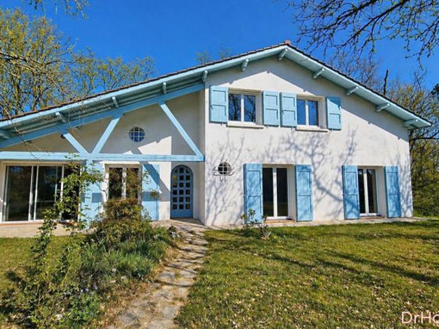 Maison d'inspiration Basque 215 m² 6 chambres 5200 m² DE TERRAIN Montauban Sud / Labastide Saint Pierre