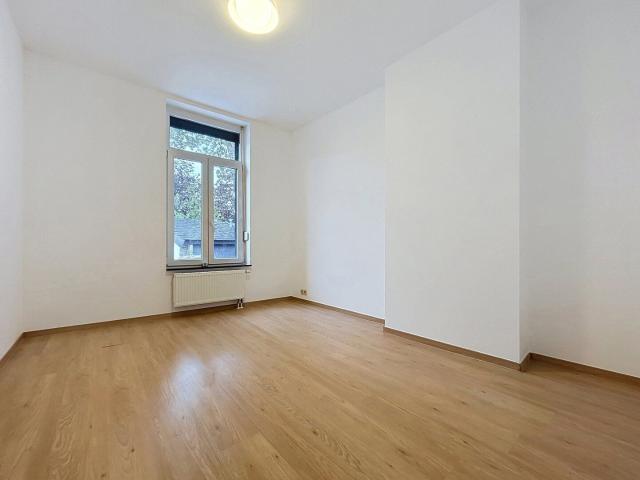 MAISON ENTIÈREMENT RÉNOVÉE – 4 CHAMBRES – Cour extérieure