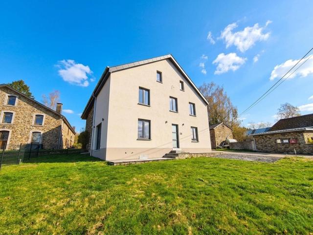 Maison entièrement rénovée 3Ch à Louer