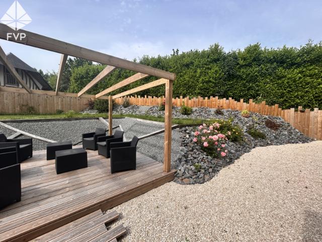 Maison entièrement rénovée, vendue meublée avec espace bien
