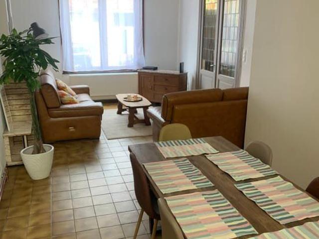 Maison entièrement rénovée à louer