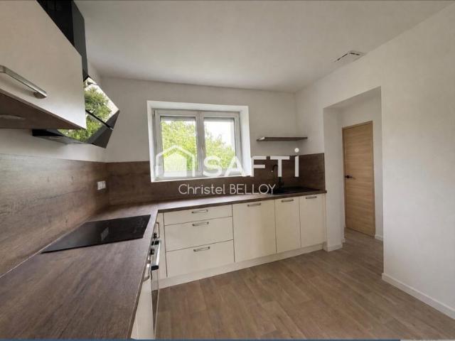 Maison entièrement renovée avec jardin et garage