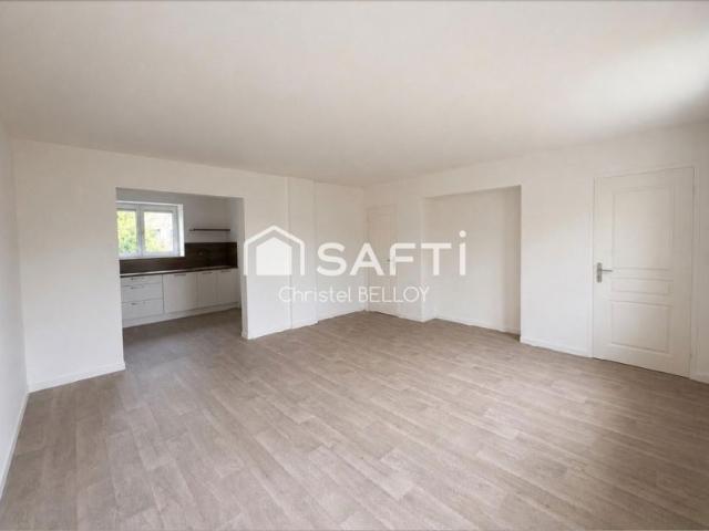 Maison entièrement renovée avec jardin et garage