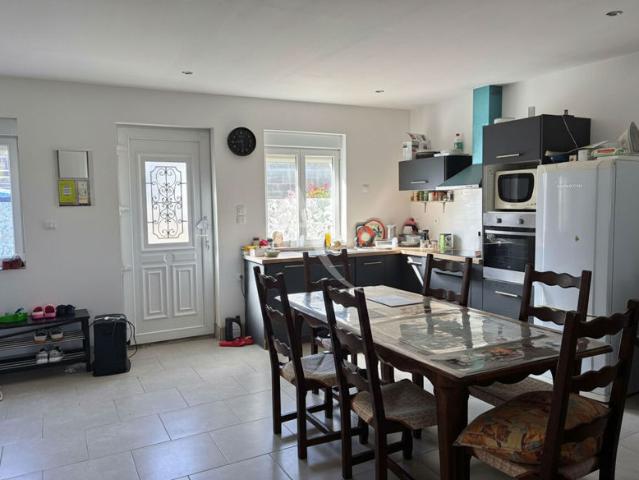 Maison entièrement rénovée avec studio. Vron 6 pièce s 134 m2