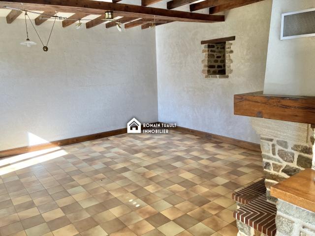 Maison entre CRAON et COSSE LE VIVIEN