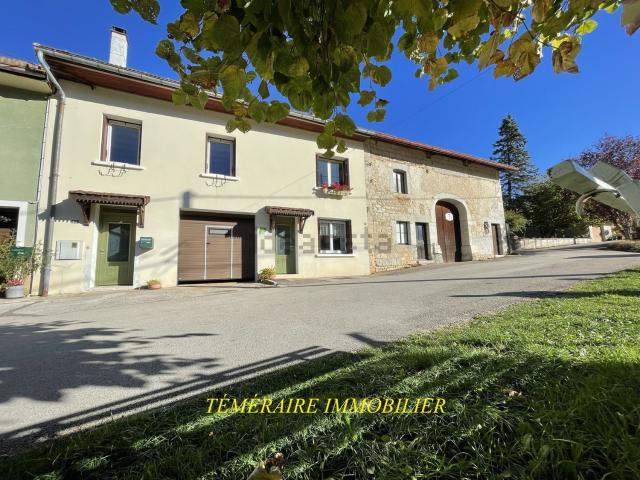 Maison, Entre deux Monts
