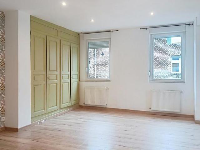 Maison environ 80 m² à Fouilloy – Rue calme, cour et terrasse