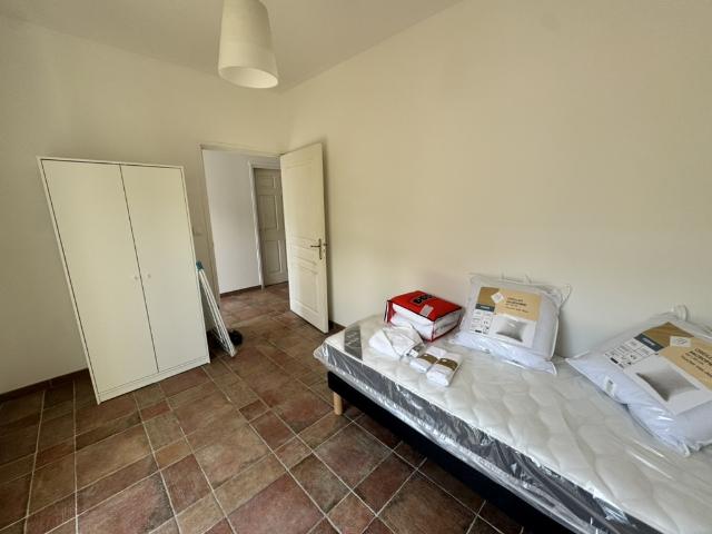 Chambre dans une maison en colocation à la Pompignane En fond d’impasse, au bord du Lez