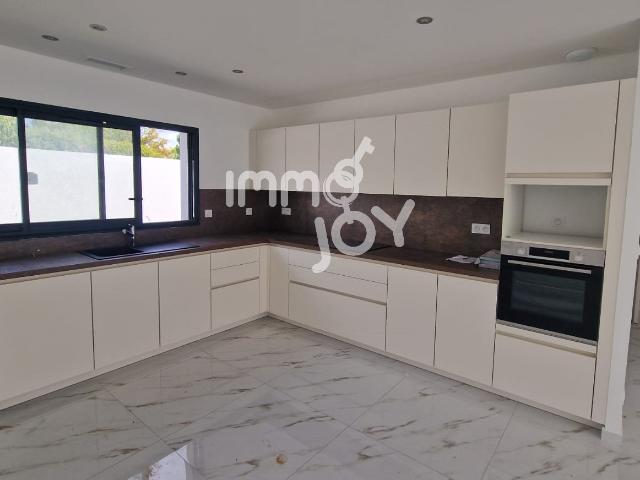 MAISON EN CONSTRUCTION 11800 FLOURE