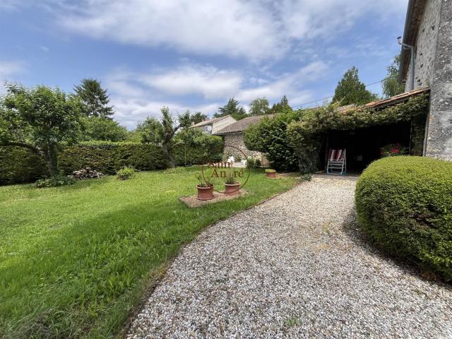 Maison en campagne Secteur Vouzan 130m² Vouzan