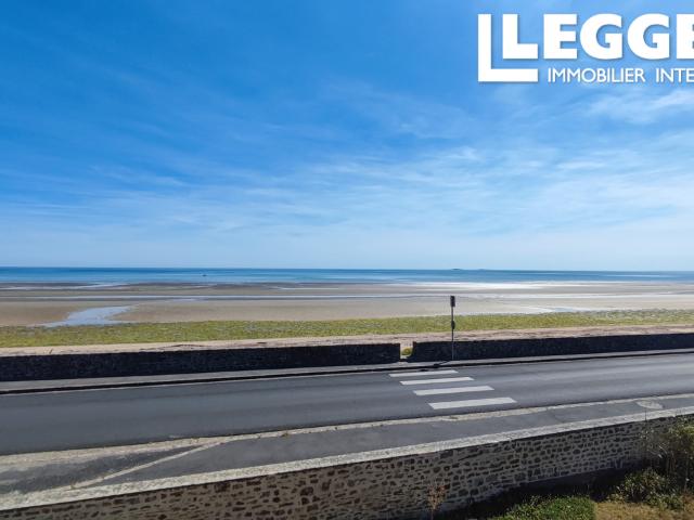Maison en bord de mer, Utah Beach, avec vue mer et jardin clos. Golf. 3 ch, 2 sde. Garage. Pomper à chaleur