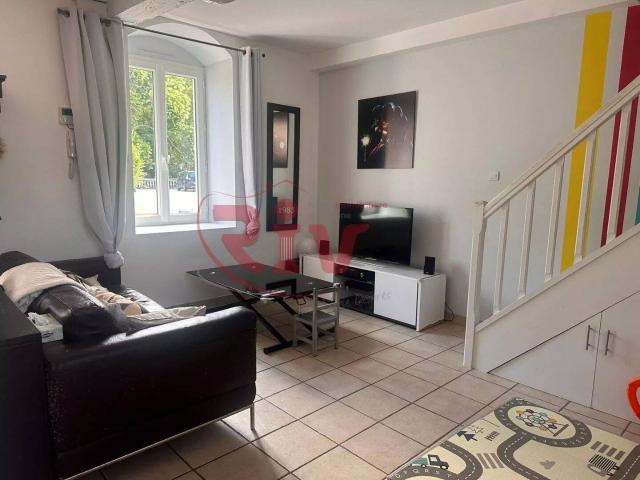 Maison en duplex de 72 m² avec terrasse, parking et cave SAINT