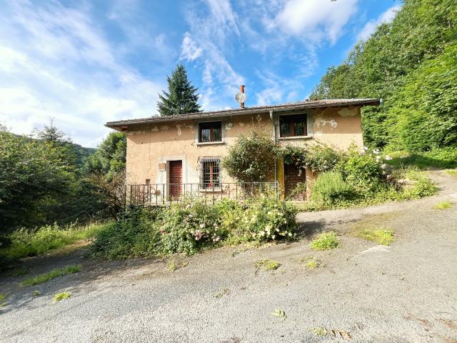 Maison en forêt a 15 minutes du lac des sapins
