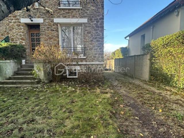 Maison en meulière de charme – 75 m² habitables – Jardin plein sud – Rare à Saint Michel sur Orge