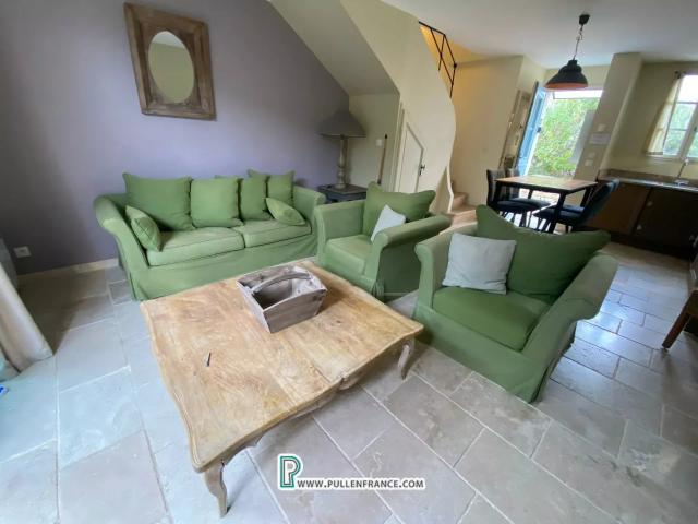 Maison en pierre attractive avec 2 chambres dans le village de Corbières