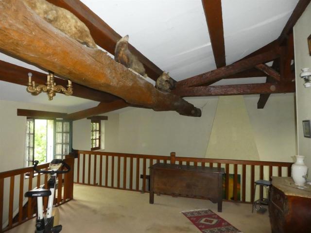 Maison En Pierre Avec 3 Ha De Terrain 280m² Montaigu de Quercy