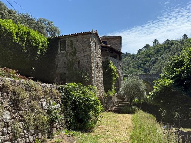 Maison en pierre avec accès rivière à pied 167m² Rocles