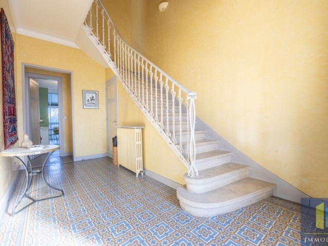 MAISON EN PIERRE AVEC GARAGE QUARTIER LESCURE CHU PELLEGRIN