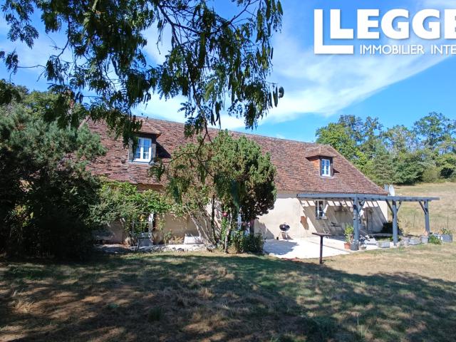 Maison en pierre avec gîte à la campagne avec piscine