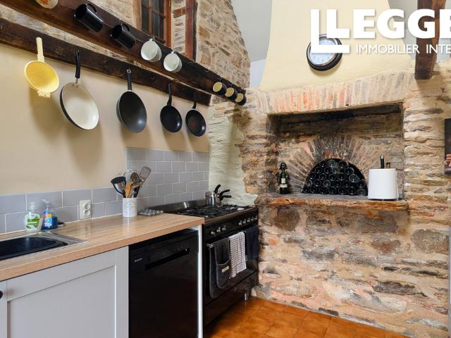 Maison en pierre avec gîte, cadre idyllique en hameau paisible, vues panoramiques superbes