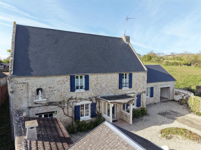 Maison en pierre avec gîtes 176m² Isigny sur Mer