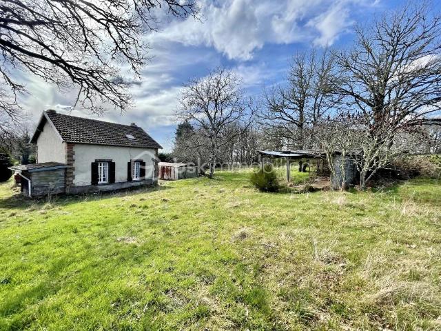 Maison en pierre avec grand terrain sans voisins